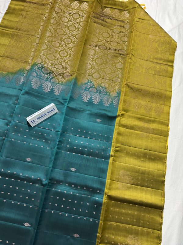 Kanchi Pattu Border Buta Saree